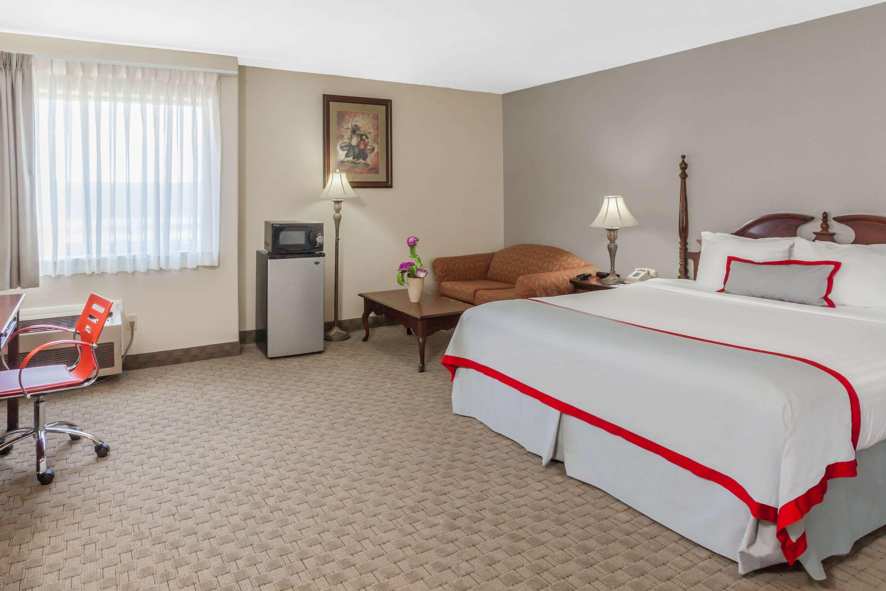 Hotel Ramada Plaza By Wyndham Garden Grove/Anaheim South Exterior foto