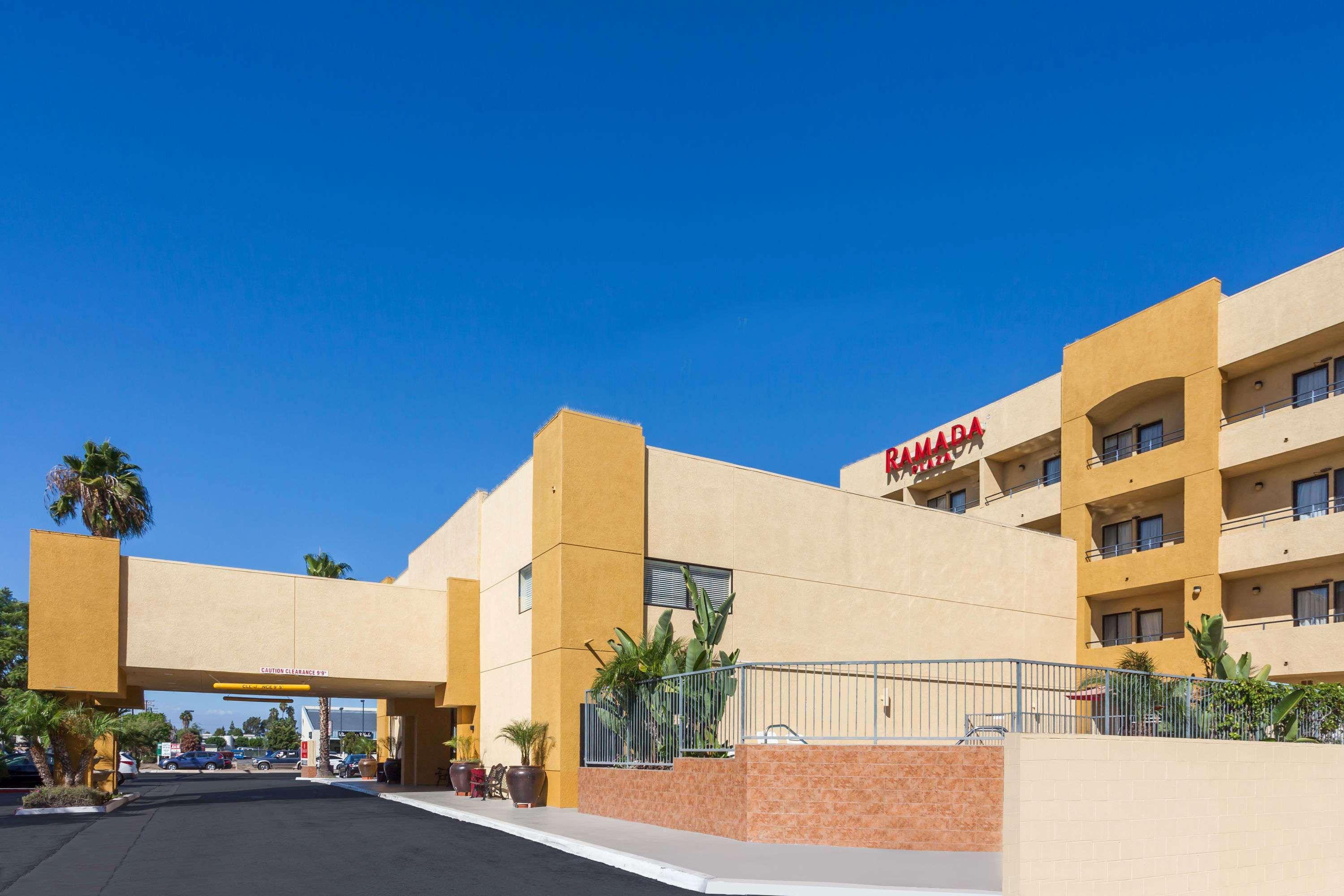 Hotel Ramada Plaza By Wyndham Garden Grove/Anaheim South Exterior foto