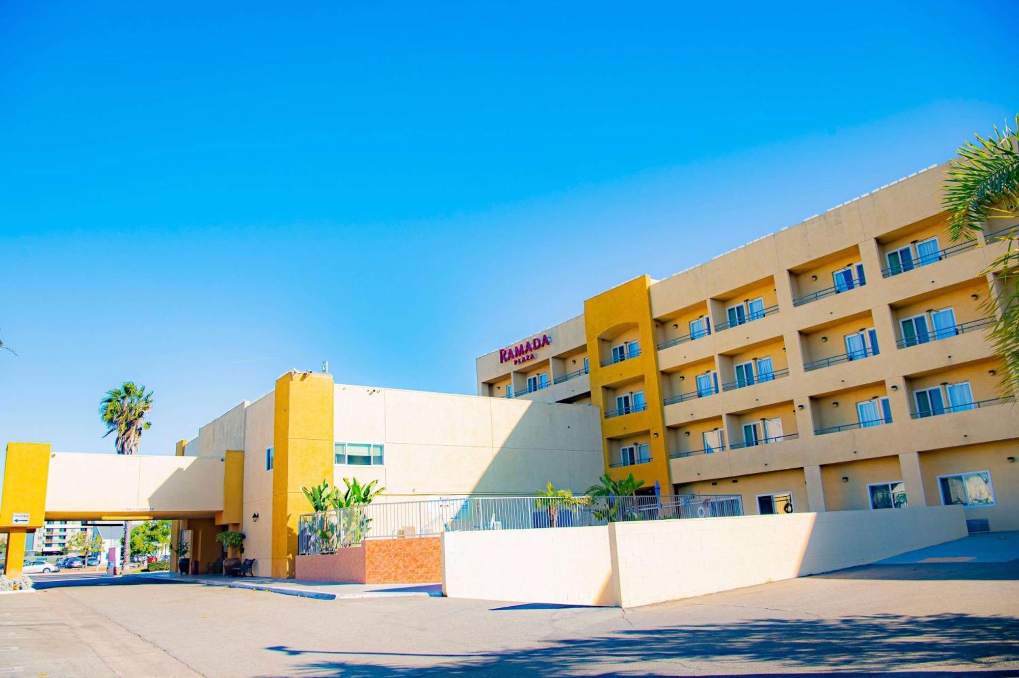 Hotel Ramada Plaza By Wyndham Garden Grove/Anaheim South Exterior foto